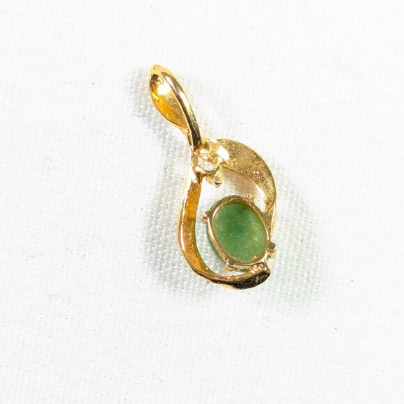 Moss green Nephrite jade stone pendant in gold plated metal, good luck jewelry - Picture 6 of 6